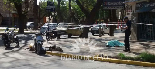 Una mujer murió tras ser embestida por una camioneta en Capital Una mujer murió tras ser embestida por una camioneta en Capital