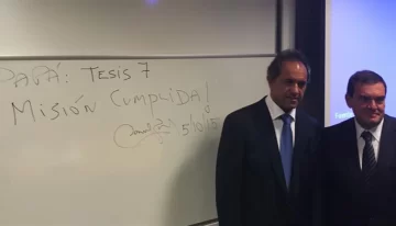 Daniel Scioli se recibió de licenciado en Comercialización Daniel Scioli se recibió de licenciado en Comercialización