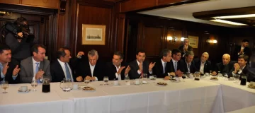 Ante productores y gobernadores, Scioli prometió trabajar para mejorar la situación vitivinícola Ante productores y gobernadores, Scioli prometió trabajar para mejorar la situación vitivinícola