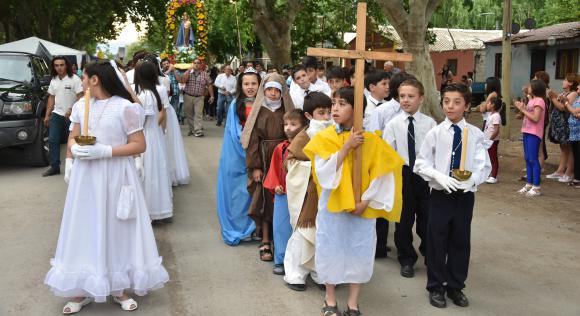Se vistieron de santos para caminar junto a la Virgen Se vistieron de santos para caminar junto a la Virgen