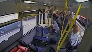 Colectivero se quedó dormido y provocó un terrible choque Colectivero se quedó dormido y provocó un terrible choque