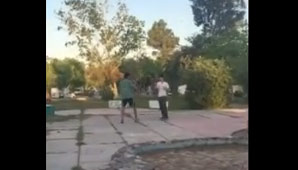 Dos chicos se tomaron a los golpes, los grabaron y arengaron Dos chicos se tomaron a los golpes, los grabaron y arengaron