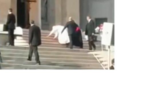 Iglesia lejos del poder Iglesia lejos del poder