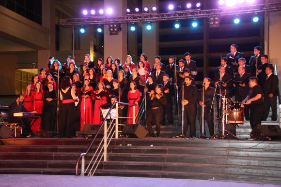 Gloria a la música en las alturas Gloria a la música en las alturas