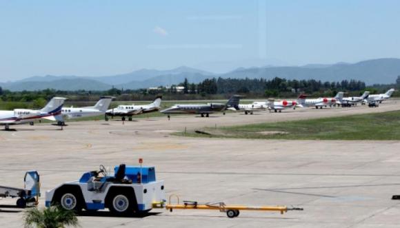 Macri y su gente fue en una flota de jets a Jujuy Macri y su gente fue en una flota de jets a Jujuy