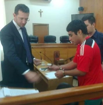 Acuchilló a 2 para robar $5, condenado a 6 años y medio Acuchilló a 2 para robar $5, condenado a 6 años y medio