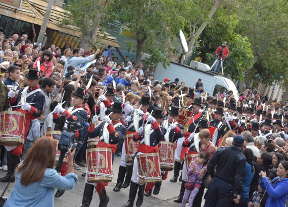 Los soldados revolucionaron con su música Los soldados revolucionaron con su música