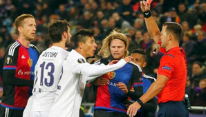 Roncaglia ‘desmayó’ a un rival de un codazo y lo expulsaron Roncaglia ‘desmayó’ a un rival de un codazo y lo expulsaron