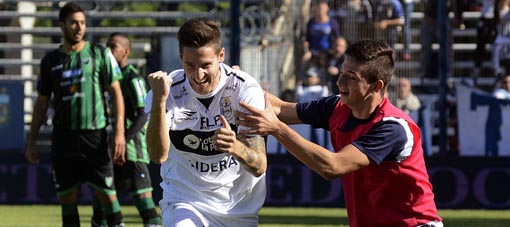 A San Martín lo golearon en La Plata y el sueño internacional llegó a su fin A San Martín lo golearon en La Plata y el sueño internacional llegó a su fin