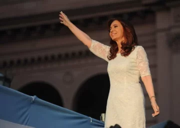Cristina Fernández: “Nunca pensé ver un presidente cautelar en mi país” Cristina Fernández: “Nunca pensé ver un presidente cautelar en mi país”
