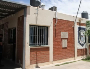 Pide ayuda en una Seccional e intenta asaltar al guardia Pide ayuda en una Seccional e intenta asaltar al guardia