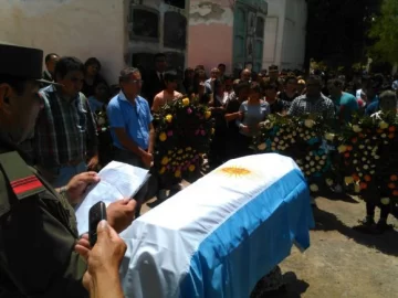 Emotivo adiós a los dos gendarmes sanjuaninos que murieron en Salta Emotivo adiós a los dos gendarmes sanjuaninos que murieron en Salta