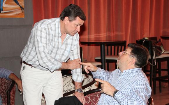 Las anécdotas detrás de los micrófonos Las anécdotas detrás de los micrófonos