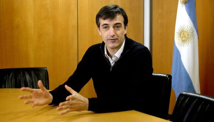 Esteban Bullrich, el primer funcionario nacional que llega a la provincia Esteban Bullrich, el primer funcionario nacional que llega a la provincia