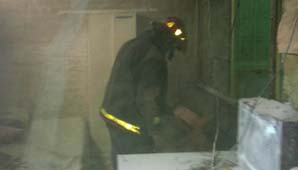 Viven en una unión vecinal de Rivadavia y perdieron casi todo por un incendio Viven en una unión vecinal de Rivadavia y perdieron casi todo por un incendio