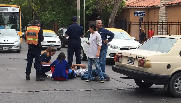 Caos vehicular por un accidente a cuadras del Centro Cívico Caos vehicular por un accidente a cuadras del Centro Cívico
