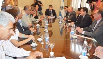 Uñac tuvo su primera reunión de gabinete formal Uñac tuvo su primera reunión de gabinete formal