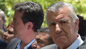 Violento asalto a un periodista y su mujer: los golpearon frente a sus hijas Violento asalto a un periodista y su mujer: los golpearon frente a sus hijas