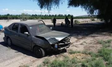 Caucete: 5 heridos en un choque y vuelco Caucete: 5 heridos en un choque y vuelco