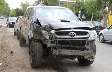 Choque de dos camionetas Choque de dos camionetas