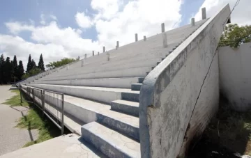 Empezarán a apuntalar la tribuna la próxima semana Empezarán a apuntalar la tribuna la próxima semana
