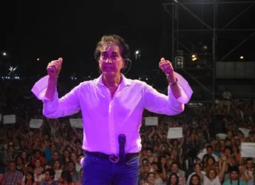 El Puma hizo vibrar a una multitud con un mix de ritmos El Puma hizo vibrar a una multitud con un mix de ritmos