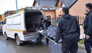 Encuentran a una mujer descuartizada en su casa Encuentran a una mujer descuartizada en su casa