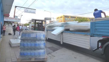 Tres camiones de ayuda para los inundados del Litoral Tres camiones de ayuda para los inundados del Litoral