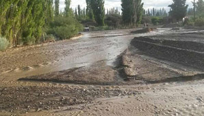 Dos familias evacuadas, viviendas dañadas y una ruta cortada en la zona Norte de Calingasta Dos familias evacuadas, viviendas dañadas y una ruta cortada en la zona Norte de Calingasta