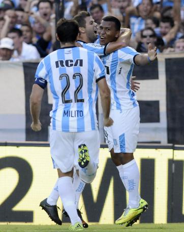 El primero, para la Academia El primero, para la Academia