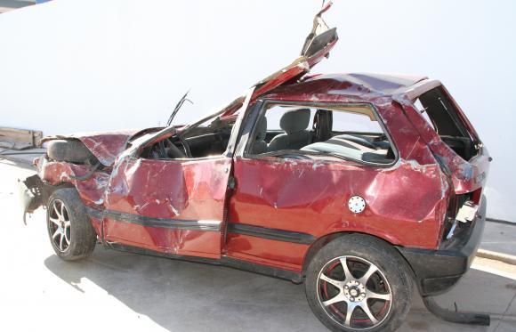 Chofer de colectivos murió al chocar contra un poste Chofer de colectivos murió al chocar contra un poste