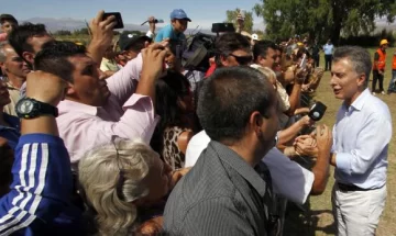 Emoción en los barrealinos porque por segunda vez arribó un Presidente Emoción en los barrealinos porque por segunda vez arribó un Presidente