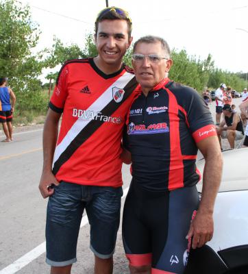 Los Tivani y el lazo más fuerte que es el ciclismo Los Tivani y el lazo más fuerte que es el ciclismo
