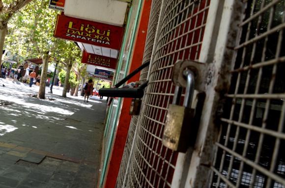 La crisis llegó mayormente a locales de zapatos y ropa La crisis llegó mayormente a locales de zapatos y ropa