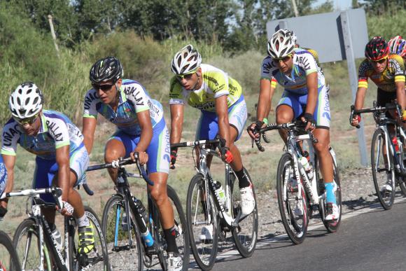 Gerardo Tivani terminó cuarto y se impuso en la Doble Media Agua Gerardo Tivani terminó cuarto y se impuso en la Doble Media Agua