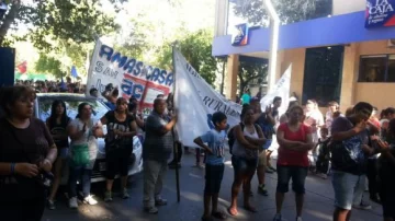 Protesta y caos vehicular en pleno centro Protesta y caos vehicular en pleno centro