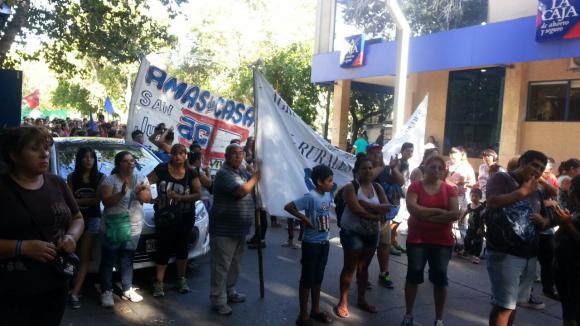 Protesta y caos vehicular en pleno centro Protesta y caos vehicular en pleno centro
