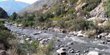 Un derrame minero afectó a un río chileno Un derrame minero afectó a un río chileno