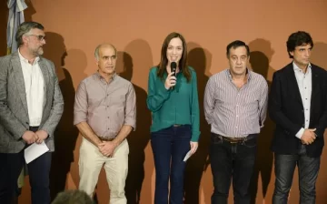 Vidal arregló con gremios docentes Vidal arregló con gremios docentes