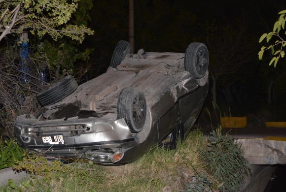 ¿Robaron un auto y volcaron? ¿Robaron un auto y volcaron?