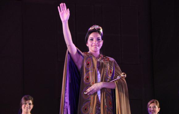 Reina, desde la tierra del Moscatel Reina, desde la tierra del Moscatel