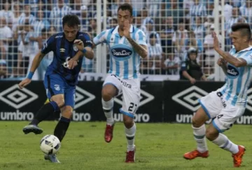 Atlético se luce, golea e ilusiona a todo Tucumán Atlético se luce, golea e ilusiona a todo Tucumán