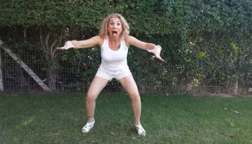 El particular haka de una reconocida escritora local El particular haka de una reconocida escritora local