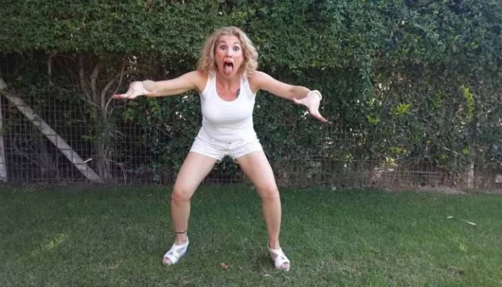 El particular haka de una reconocida escritora local El particular haka de una reconocida escritora local