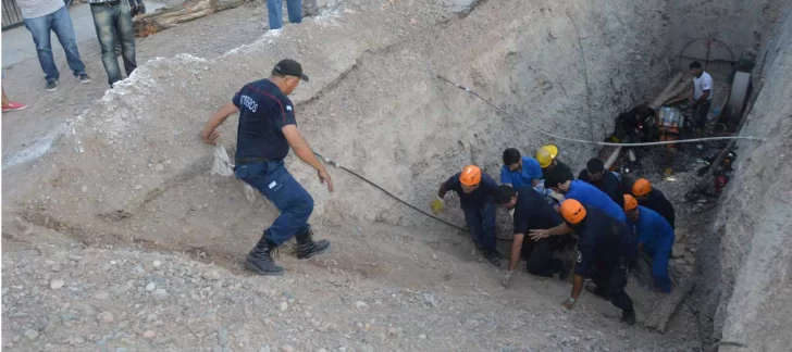 Uno de los obreros internados, presunto implicado en la muerte del operario en la cloaca Uno de los obreros internados, presunto implicado en la muerte del operario en la cloaca