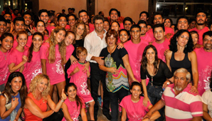 En medio del dolor, la mamá de Iñaki prepara a los bailarines de la Fiesta del Sol 2016 En medio del dolor, la mamá de Iñaki prepara a los bailarines de la Fiesta del Sol 2016