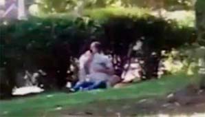 Grabaron a pareja teniendo sexo en un parque en plena día Grabaron a pareja teniendo sexo en un parque en plena día