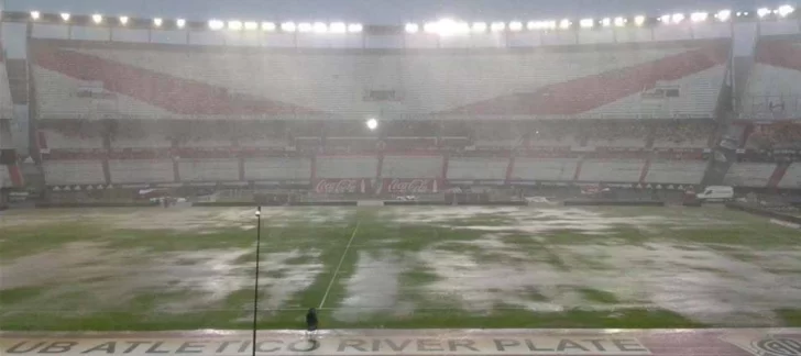 El partido entre River y Quilmes, suspendido por la intensa lluvia El partido entre River y Quilmes, suspendido por la intensa lluvia