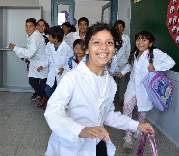 De una escuela en ruinas a una hasta con laboratorio De una escuela en ruinas a una hasta con laboratorio