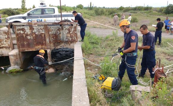 Una anciana se ahogó en un canal por querer sacar agua Una anciana se ahogó en un canal por querer sacar agua